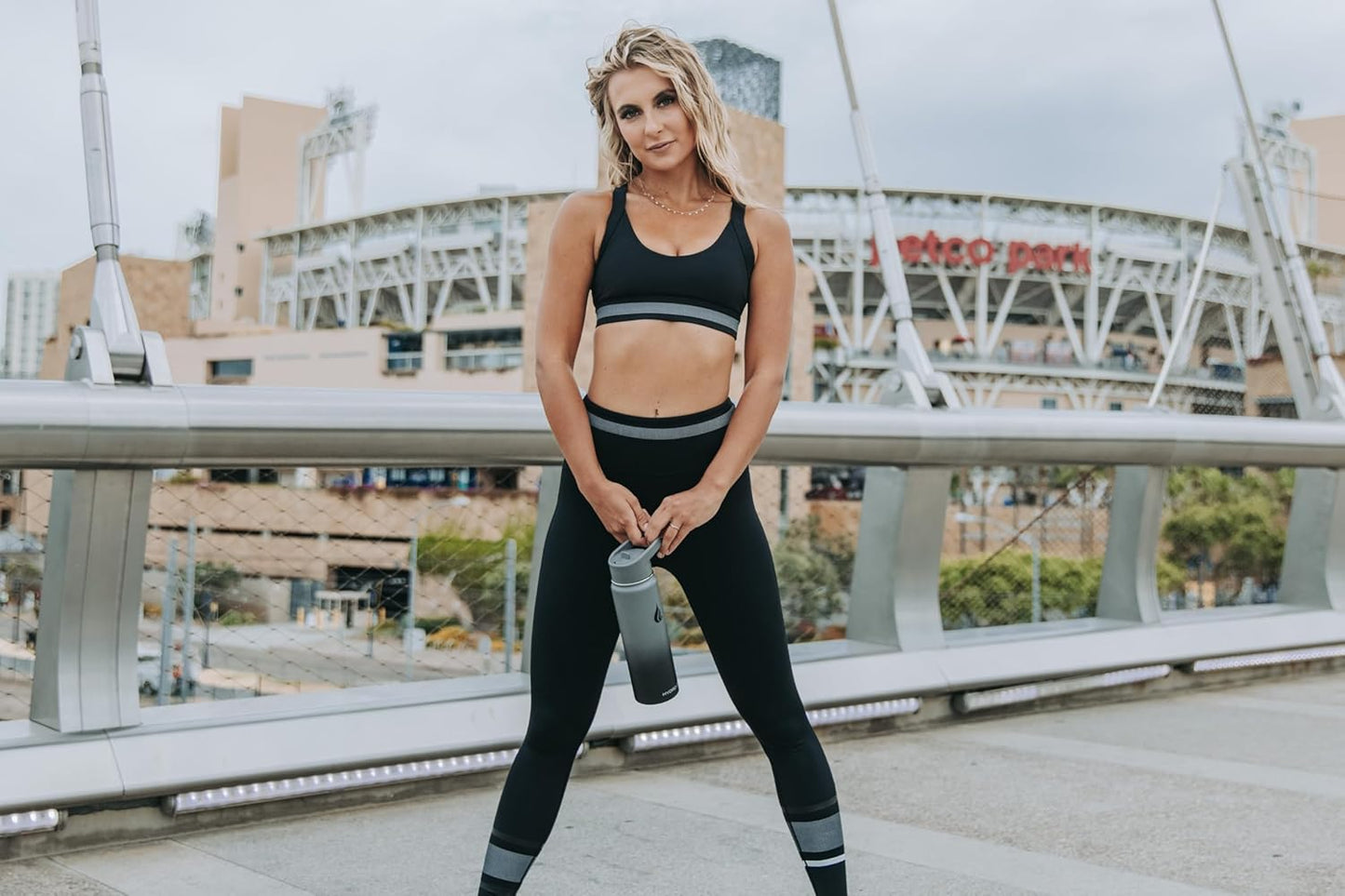 HYDRO CELL Stainless Steel Insulated Water Bottle with Straw - For Cold & Hot Drinks - Metal Vacuum Flask with Screw Cap and Modern Leakproof Sport Thermos for Adults (Graphite/Black 24oz)