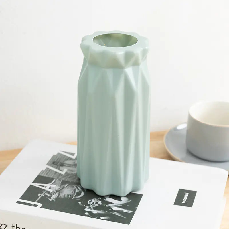 Nordic Style Durable Plastic Flower Vase for Home Decor