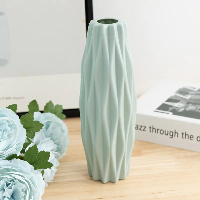 Nordic Style Durable Plastic Flower Vase for Home Decor
